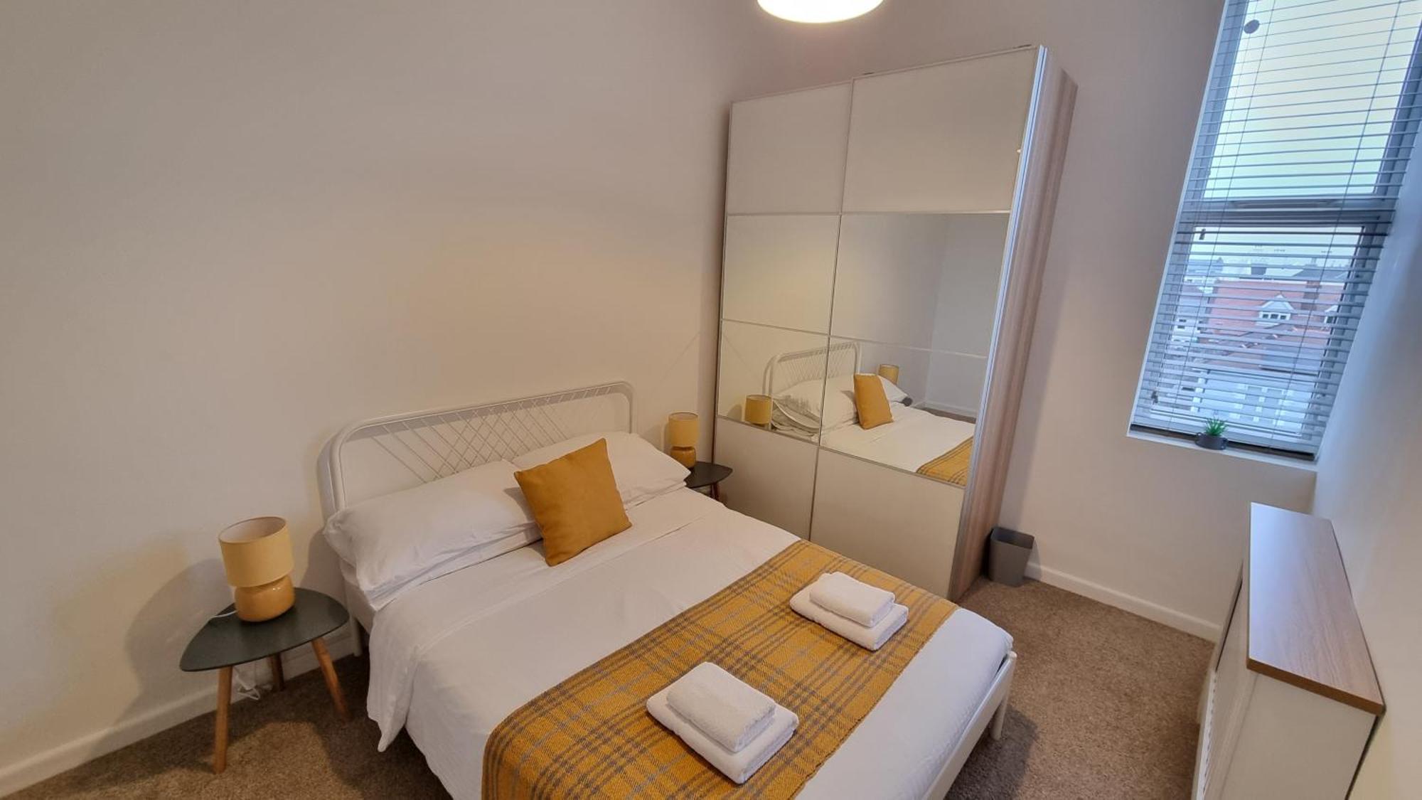 Southsea Escape - Coastal Holiday Apartment - 2 Double Bedrooms ポーツマス エクステリア 写真